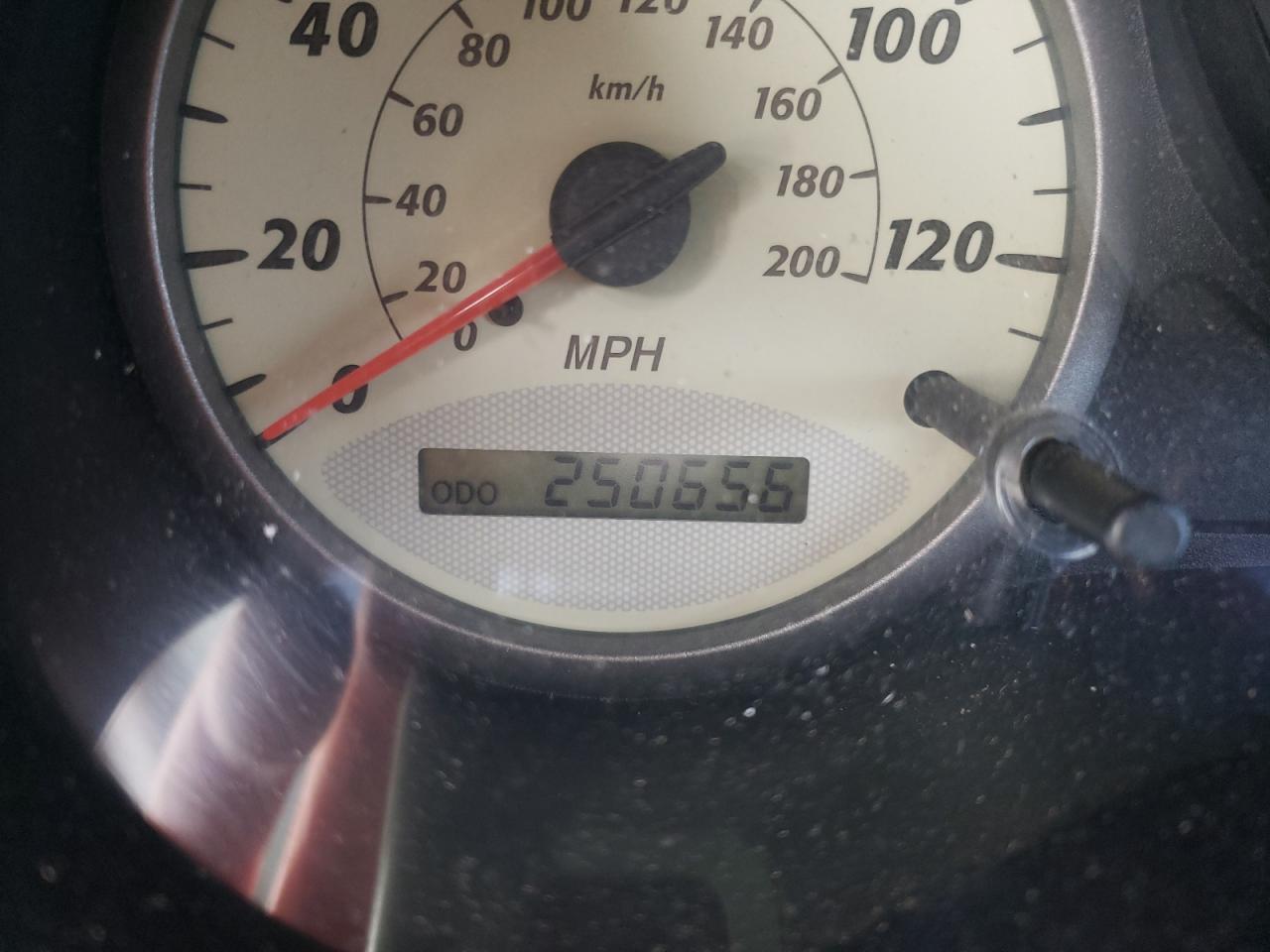 Photo 8 from auction – 2002 TOYOTA RAV4 with VIN JTEGH20V520047540