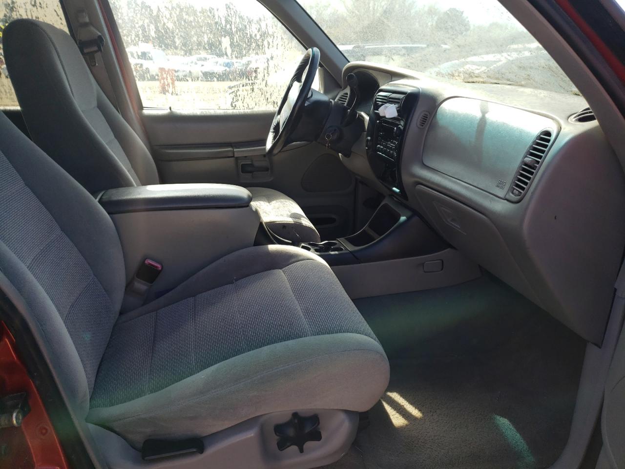 Photo 5 from auction – 1999 FORD EXPLORER with VIN 1FMZU35P0XZB41381