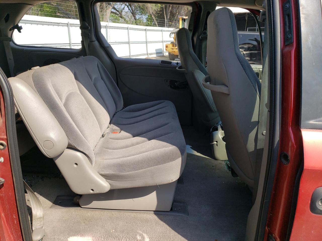 Photo 6 from auction – 2001 DODGE CARAVAN SE with VIN 1B4GP25351B274726
