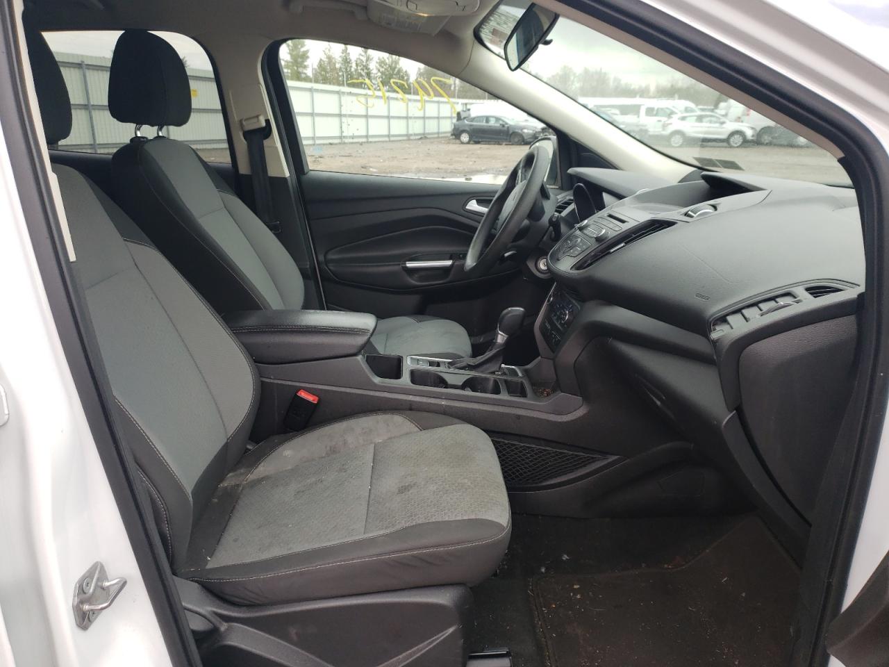 Photo 5 from auction – 2017 FORD ESCAPE SE with VIN 1FMCU0GD2HUE17016