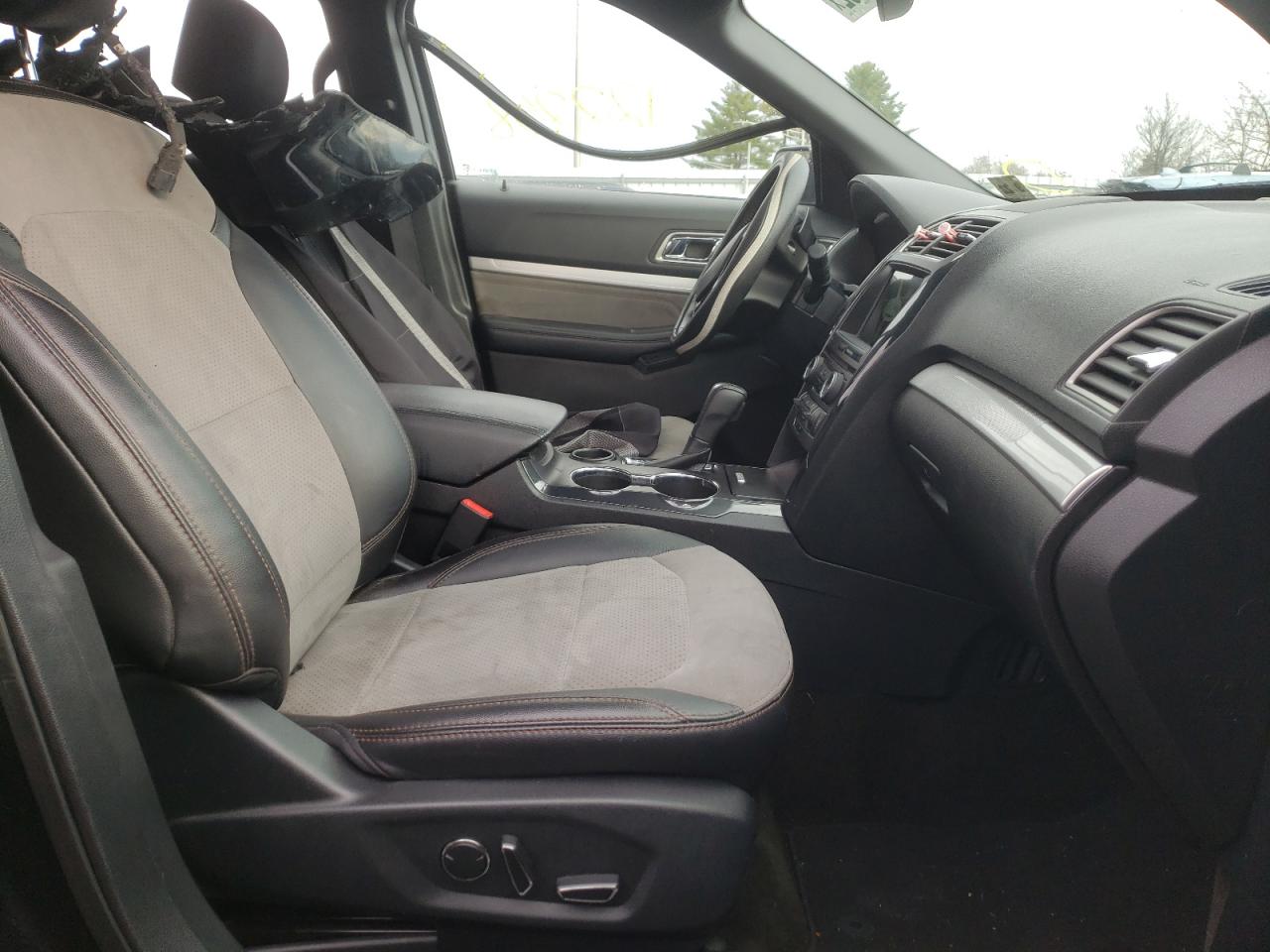 صورة رقم 5 من المزاد - 2017 FORD EXPLORER X مع VIN 1FM5K7DH2HGD75654