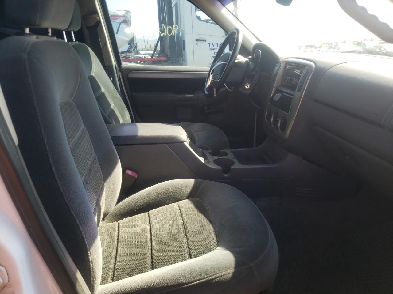 Фото 5 с аукциона – 2003 FORD EXPLORER X с VIN 1FMZU73K33ZA12270