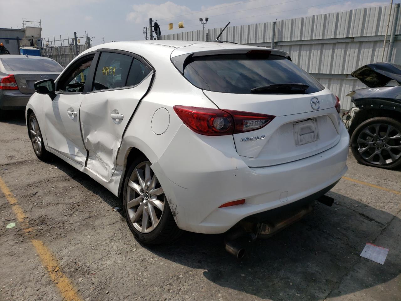 Photo 3 from auction – 2017 MAZDA 3 TOURING with VIN 3MZBN1L75HM152192