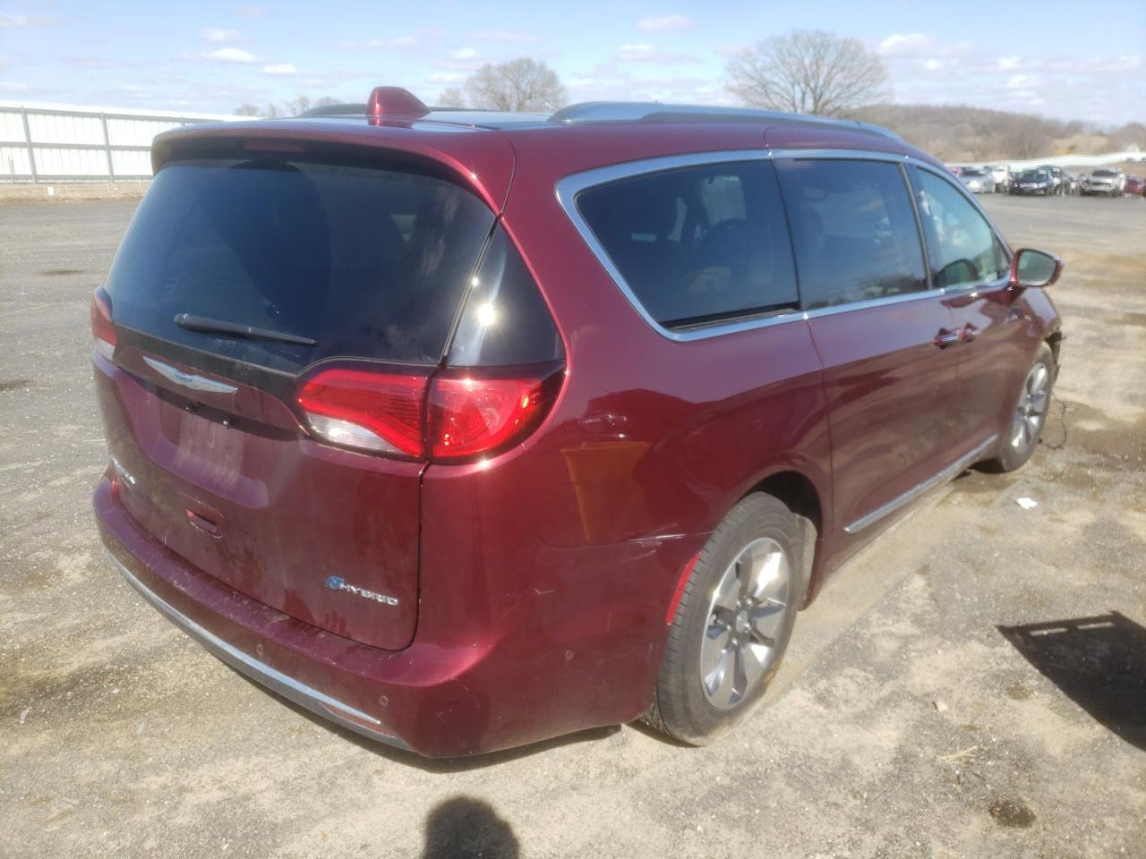 Photo 4 from auction – 2017 CHRYSLER PACIFICA E with VIN 2C4RC1N79HR689564