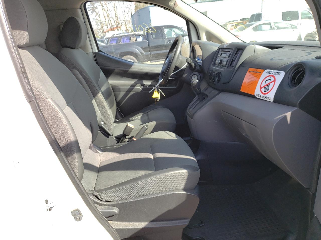 Photo 5 from auction – 2015 NISSAN NV200 2.5S with VIN 3N6CM0KN3FK708476