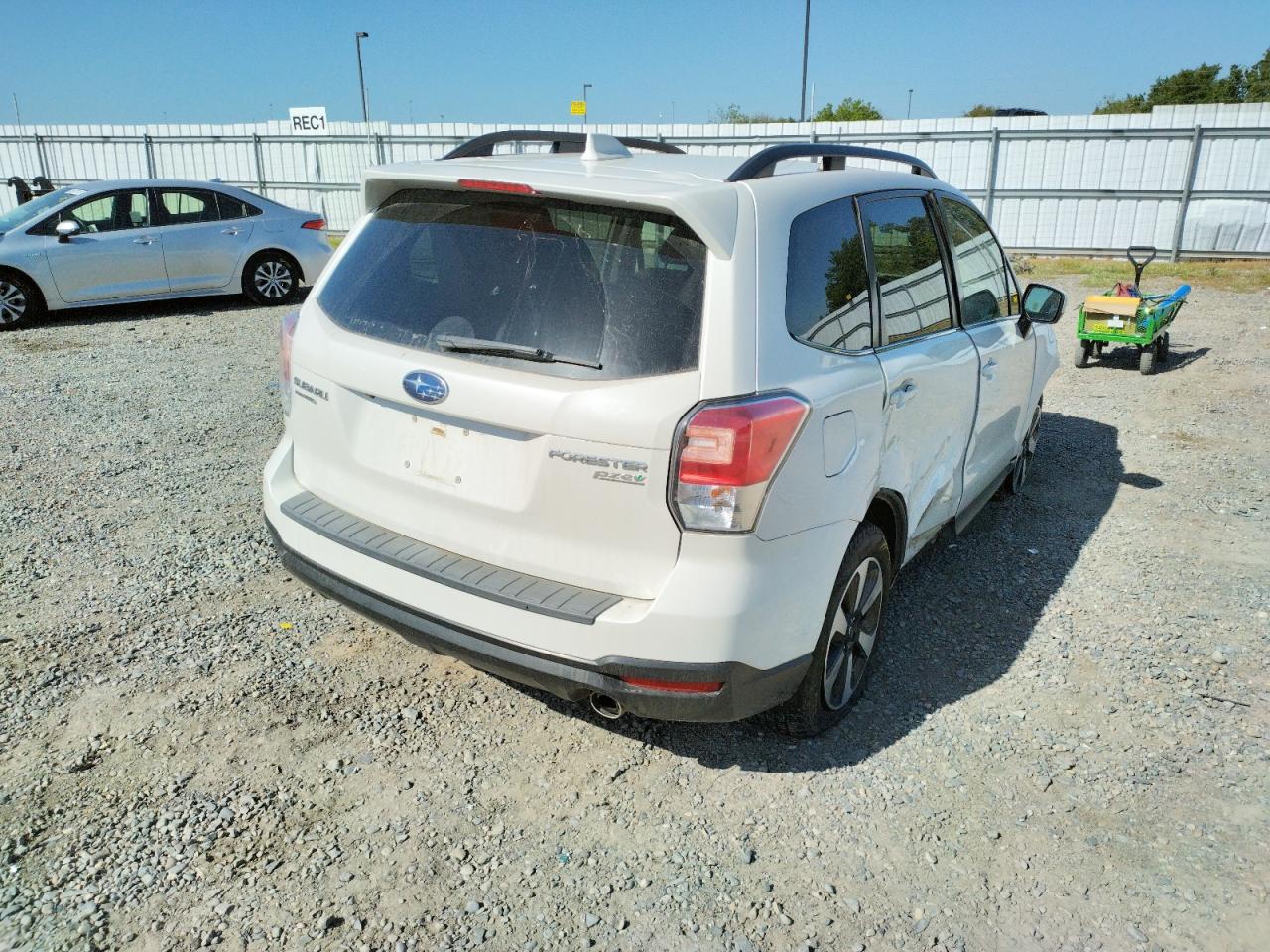 Photo 4 from auction – 2017 SUBARU FORESTER 2 with VIN JF2SJALCXHH471072
