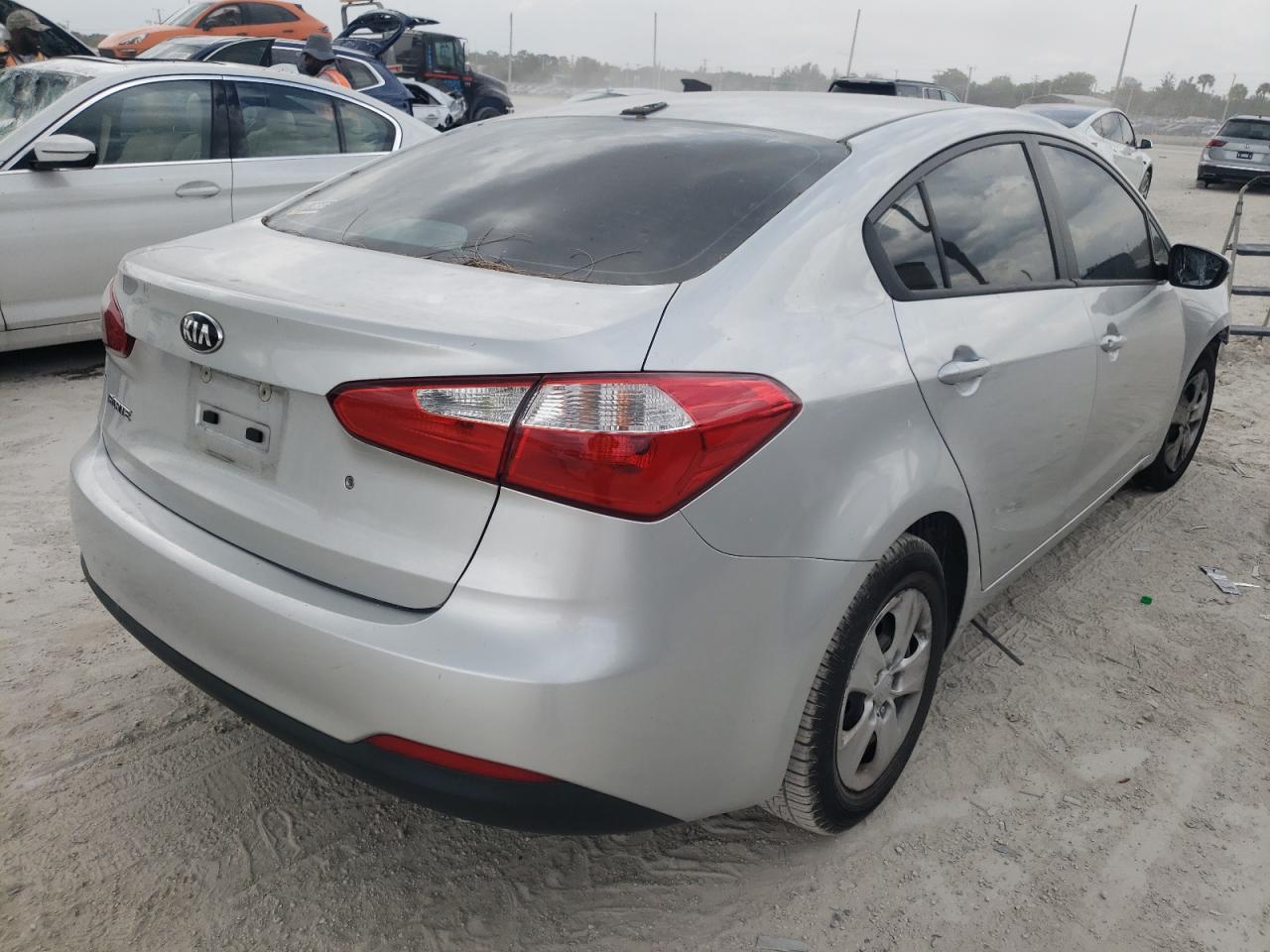 Photo 4 from auction – 2014 KIA FORTE LX with VIN KNAFK4A66E5215887