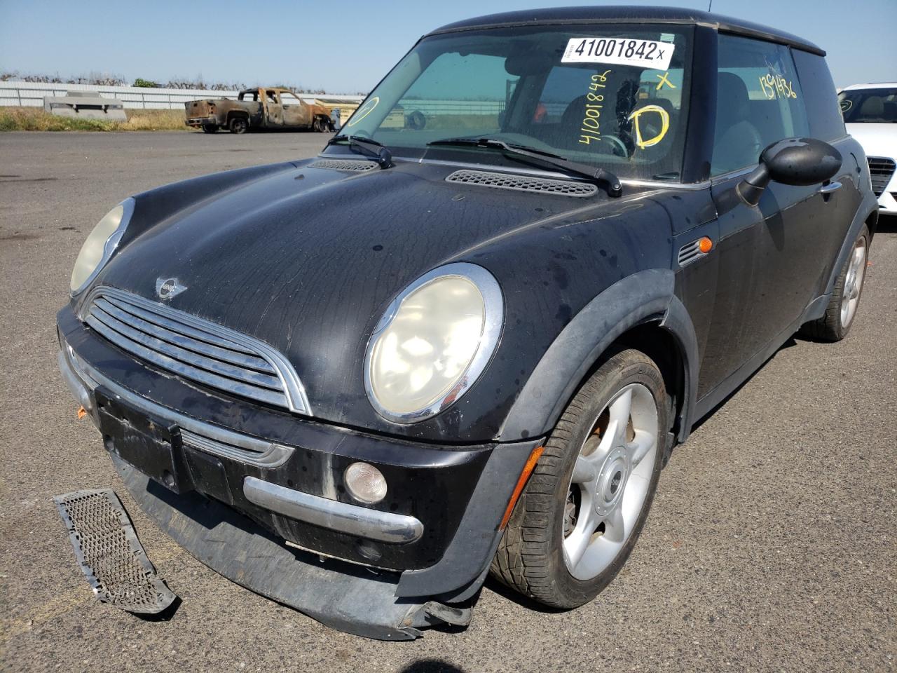 Photo 2 from auction – 2003 MINI COOPER with VIN WMWRC33473TC41264