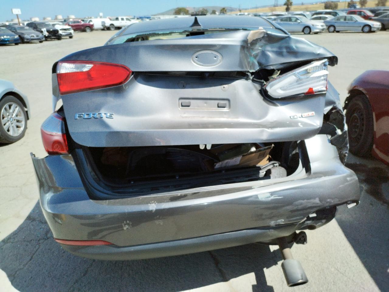 صورة رقم 9 من المزاد - 2014 KIA FORTE EX مع VIN KNAFX4A84E5089838