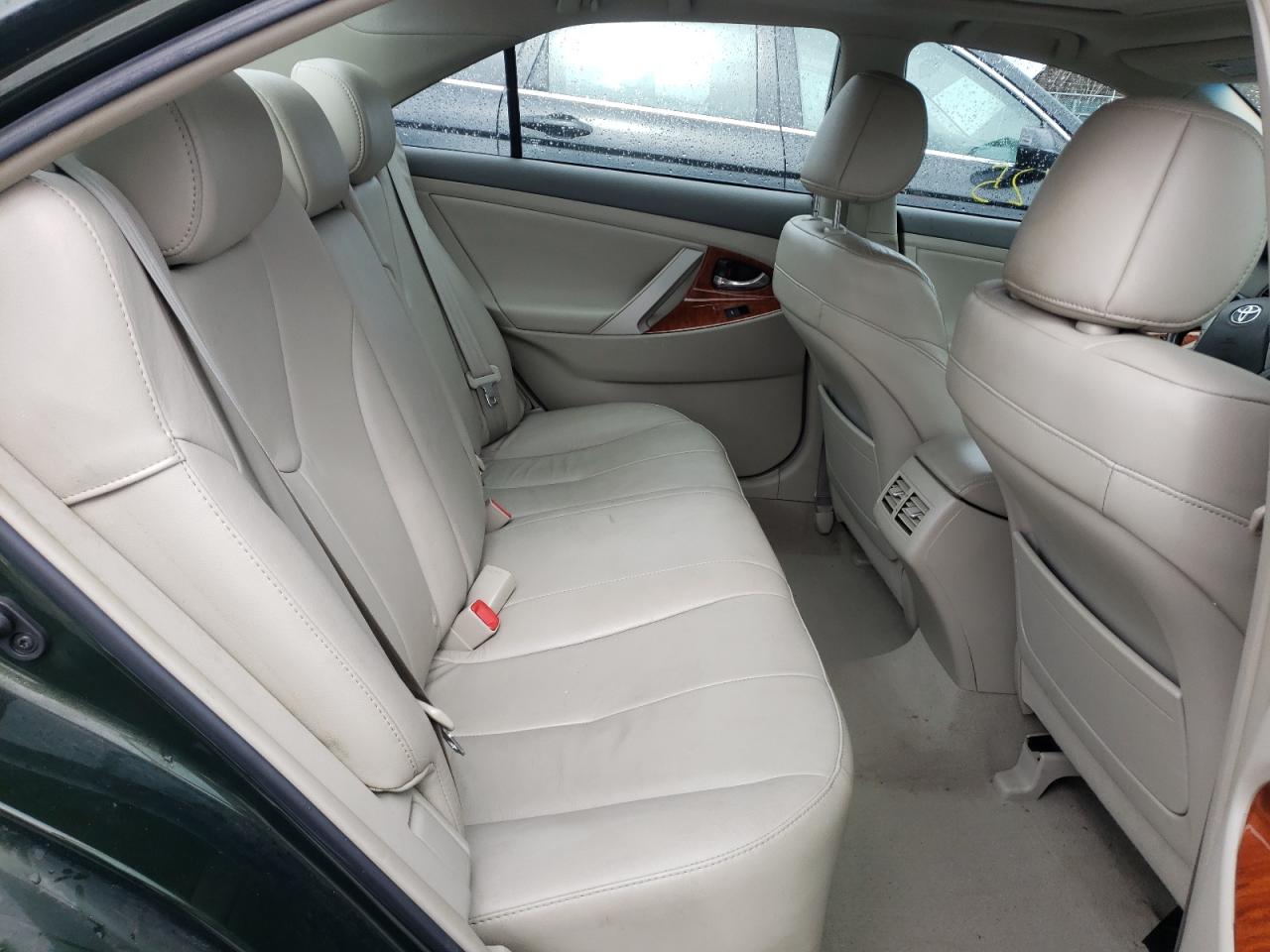 Photo 6 from auction – 2011 TOYOTA CAMRY with VIN 4T1BF3EK8BU592113
