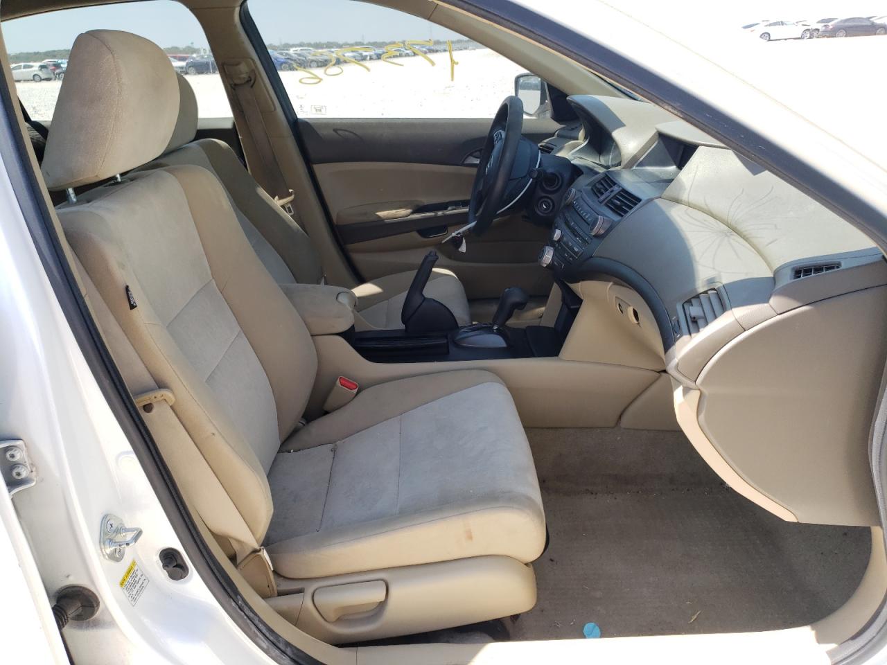 Photo 5 from auction – 2010 HONDA ACCORD LXP with VIN 1HGCP2F44AA181504
