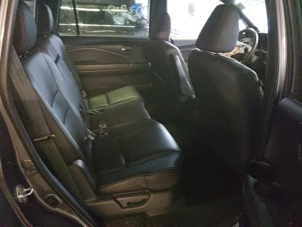 Photo 6 from auction – 2019 HONDA PASSPORT E with VIN 5FNYF8H05KB011195