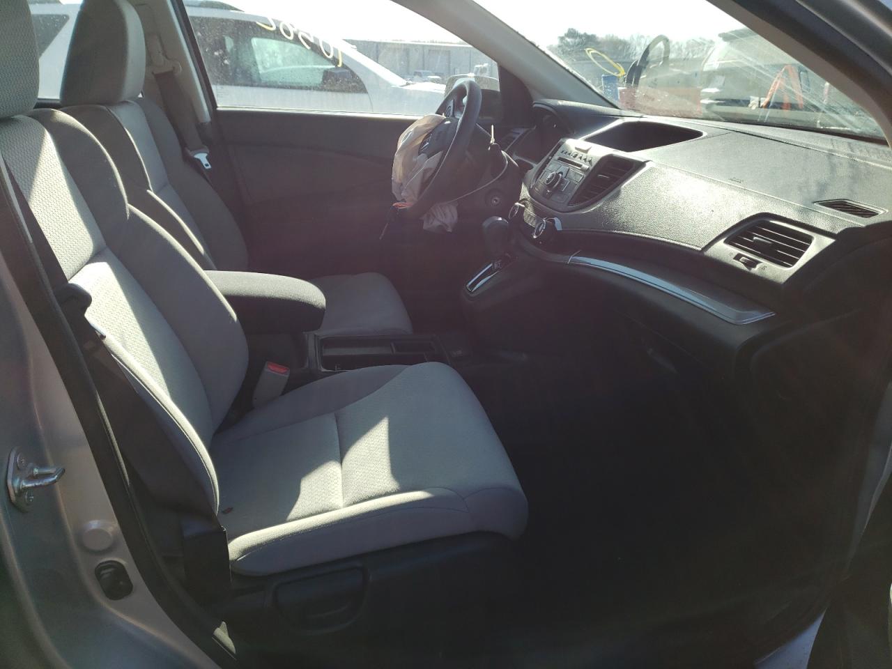 Photo 5 from auction – 2015 HONDA CR-V LX with VIN 5J6RM4H37FL075989
