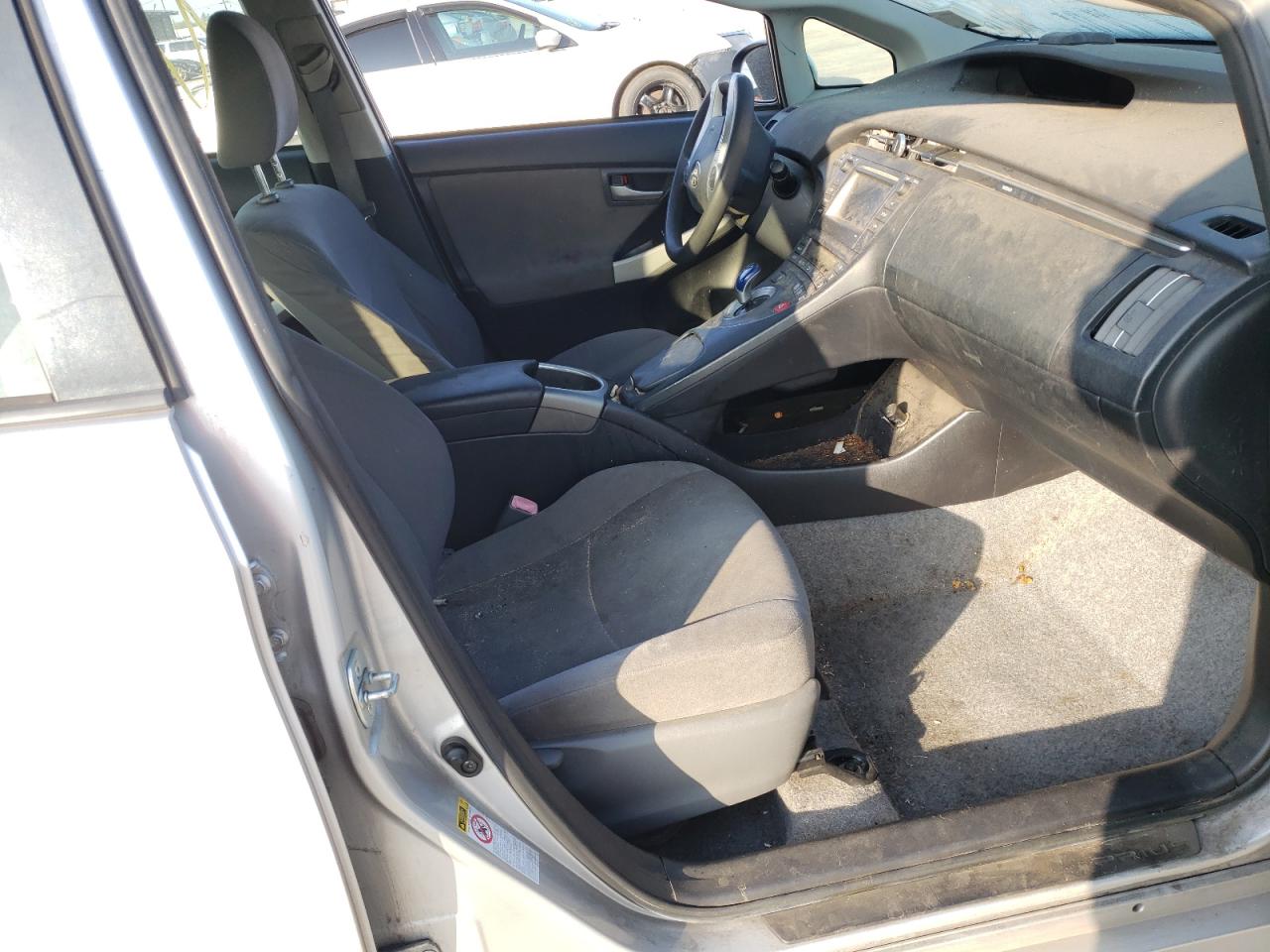 Photo 5 from auction – 2013 TOYOTA PRIUS with VIN JTDKN3DU4D1722533