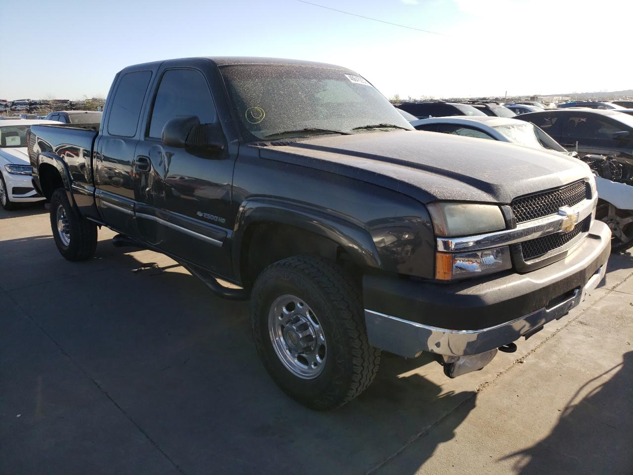 CHEVROLET SILVERADO 2003 with VIN 1GCHC29U53E372002 - Photo from auction