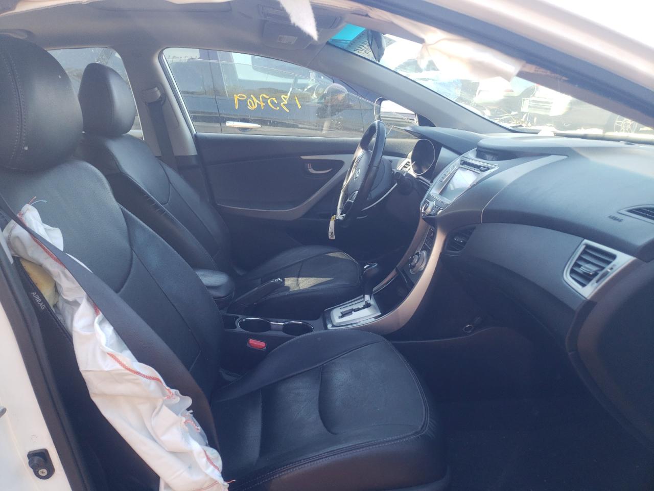 Photo 5 from auction – 2012 HYUNDAI ELANTRA GL with VIN 5NPDH4AE5CH082052