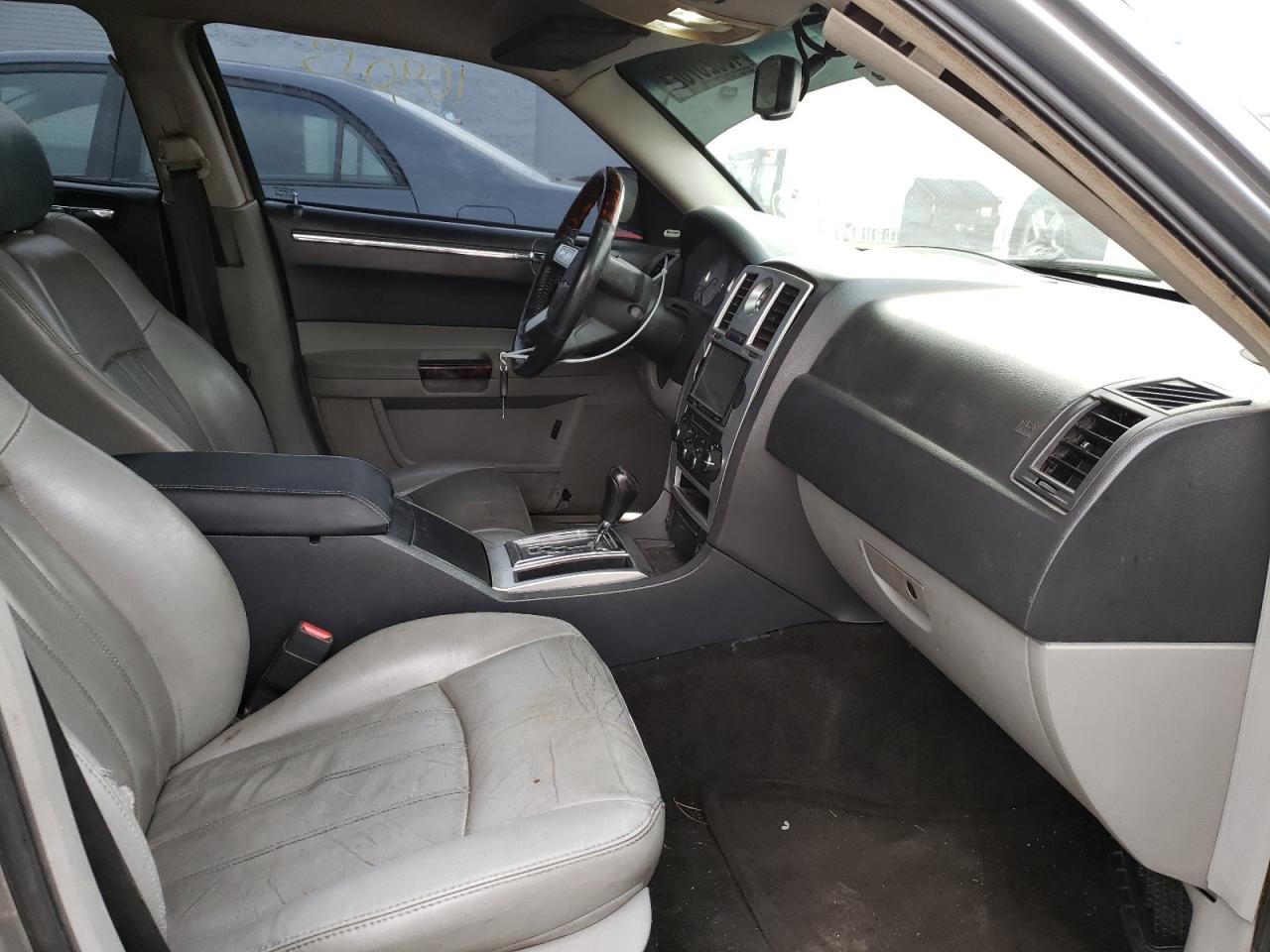 Photo 5 from auction – 2006 CHRYSLER 300C with VIN 2C3KA63H86H274744