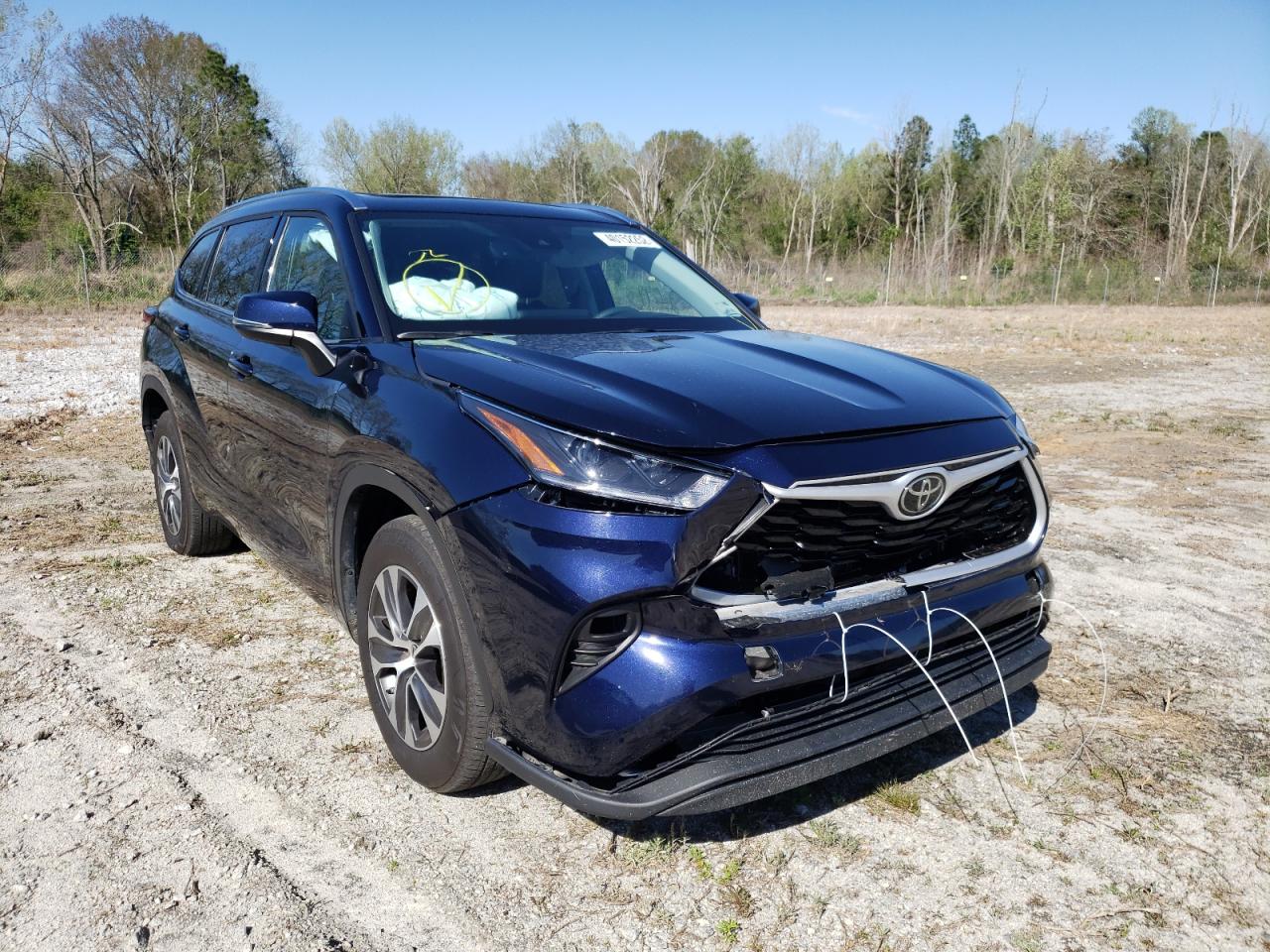 TOYOTA HIGHLANDER 2021 with VIN 5TDHZRAH2MS036244 - Photo from auction