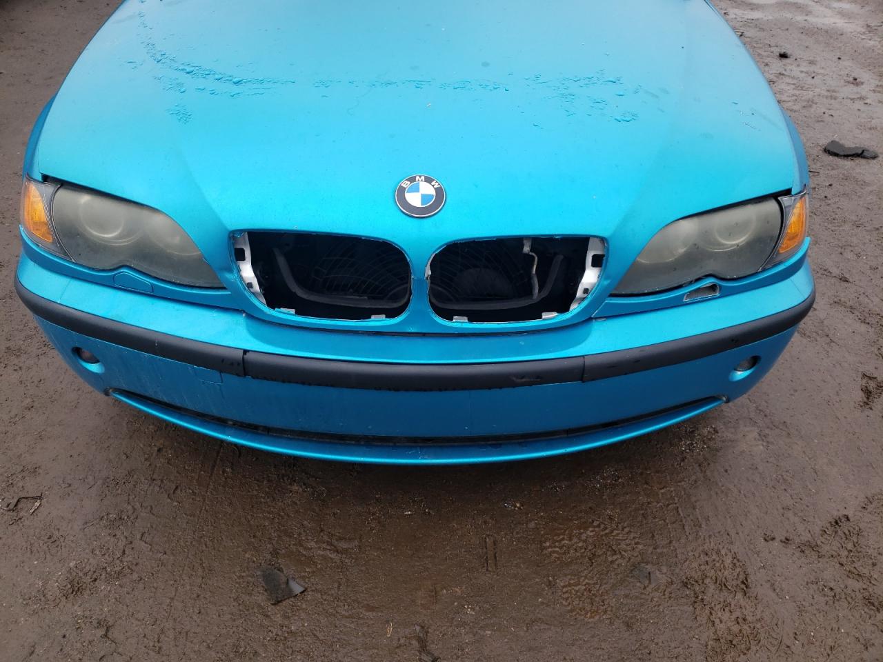 Photo 9 from auction – 2003 BMW 325 XIT with VIN WBAEP33483PF02073
