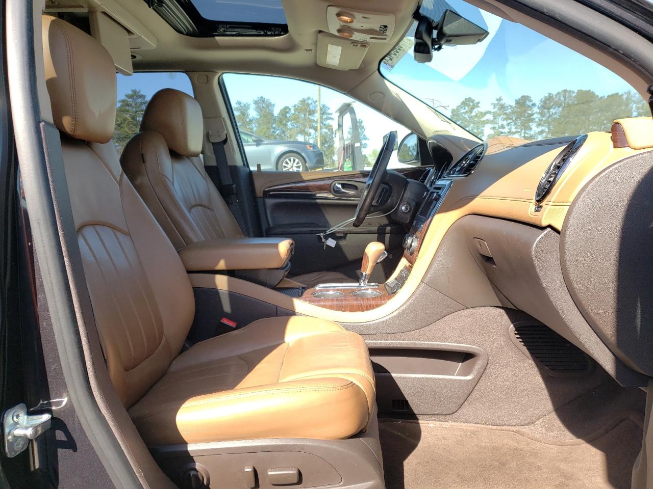 Photo 5 from auction – 2015 BUICK ENCLAVE with VIN 5GAKRCKD9FJ343717