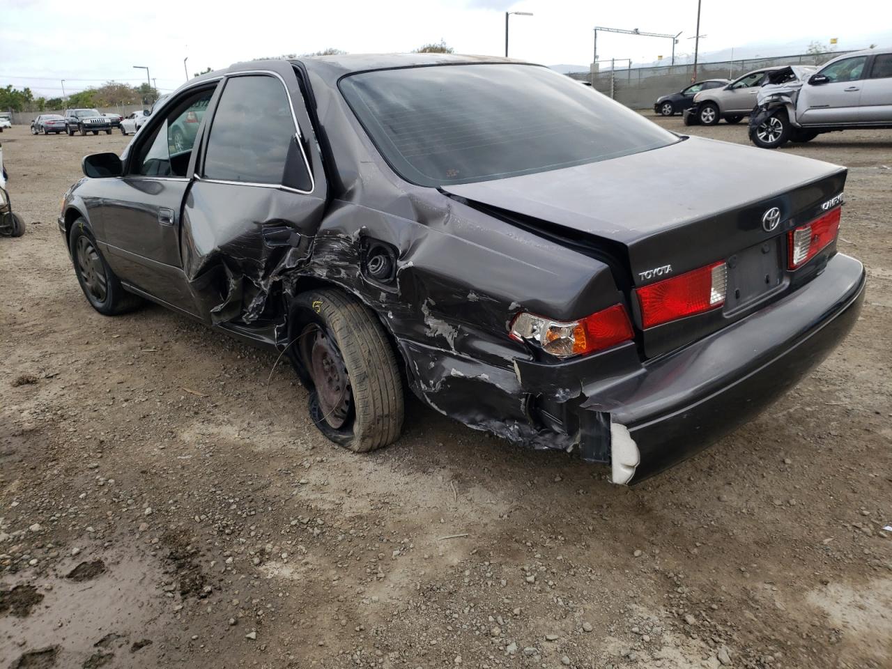 Photo 3 from auction – 2001 TOYOTA CAMRY CE with VIN JT2BG22K710569159