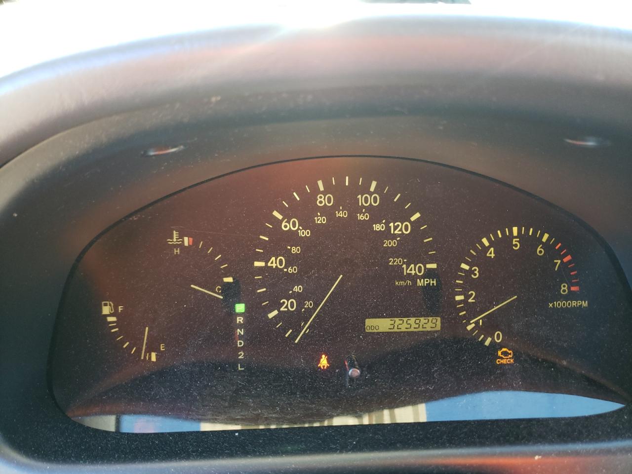 Photo 8 from auction – 2000 LEXUS RX 300 with VIN JT6GF10U6Y0072488