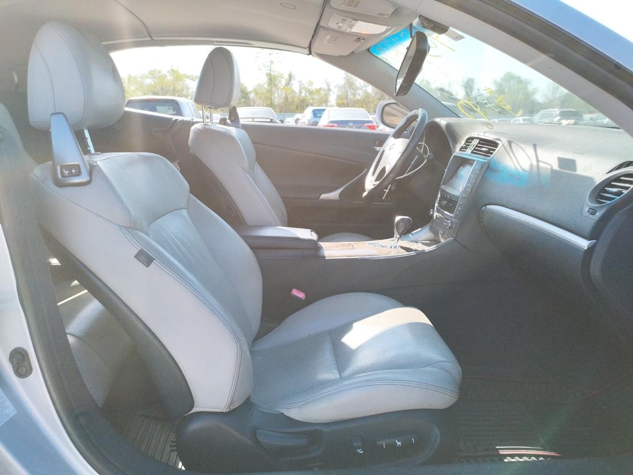 Photo 5 from auction – 2011 LEXUS IS 350 with VIN JTHFE2C20B2506275