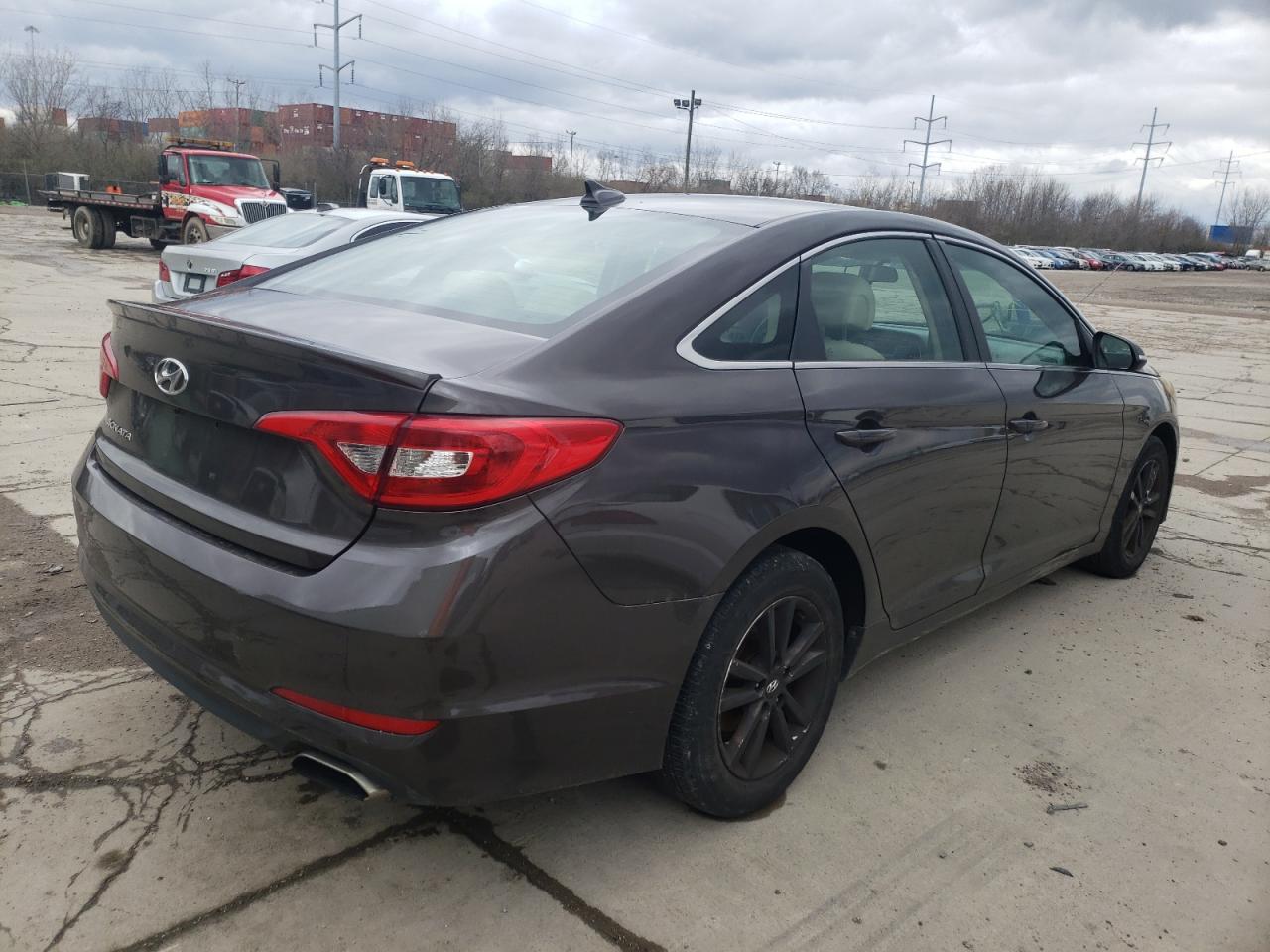 Photo 4 from auction – 2015 HYUNDAI SONATA SE with VIN 5NPE24AF3FH232128