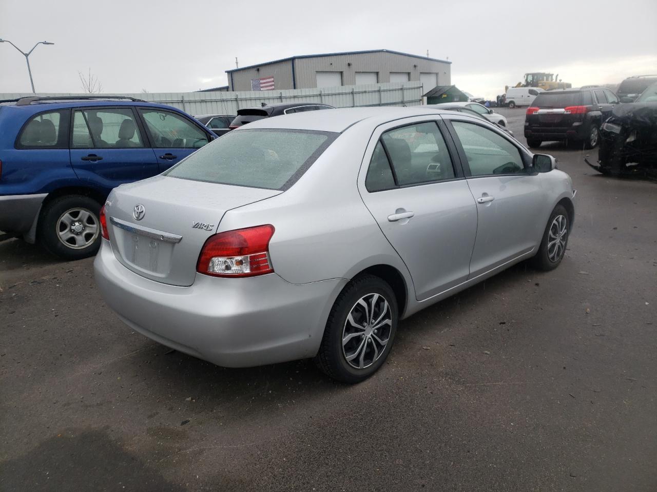 Photo 4 from auction – 2010 TOYOTA YARIS with VIN JTDBT4K33A1368571