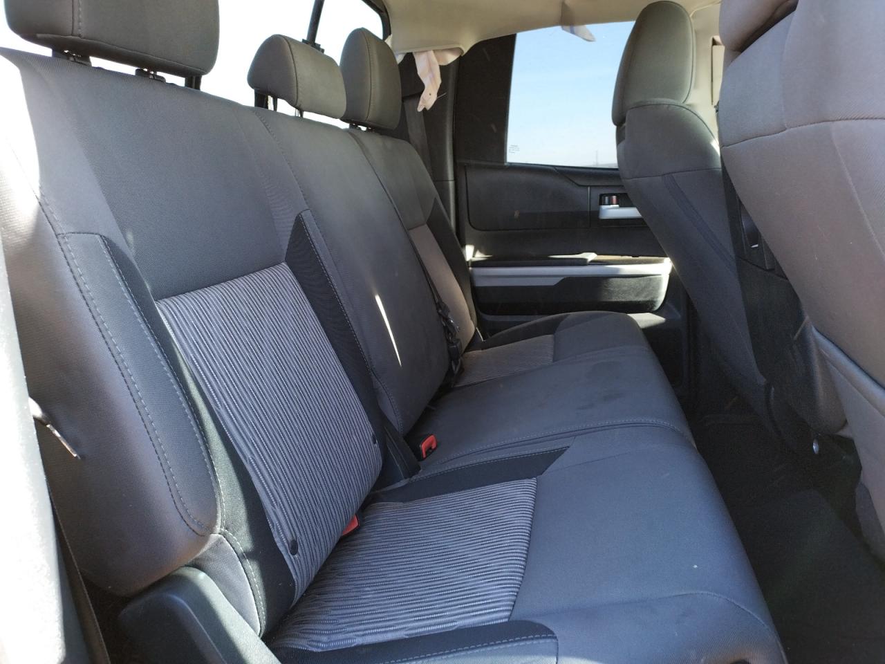 Photo 6 from auction – 2014 TOYOTA TUNDRA DOU with VIN 5TFRY5F15EX161827