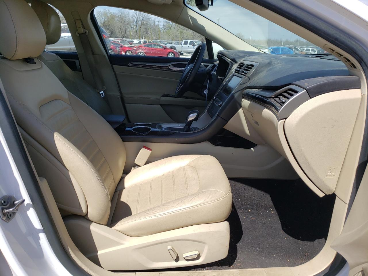 Photo 5 from auction – 2013 FORD FUSION SE with VIN 3FA6P0LU3DR171843