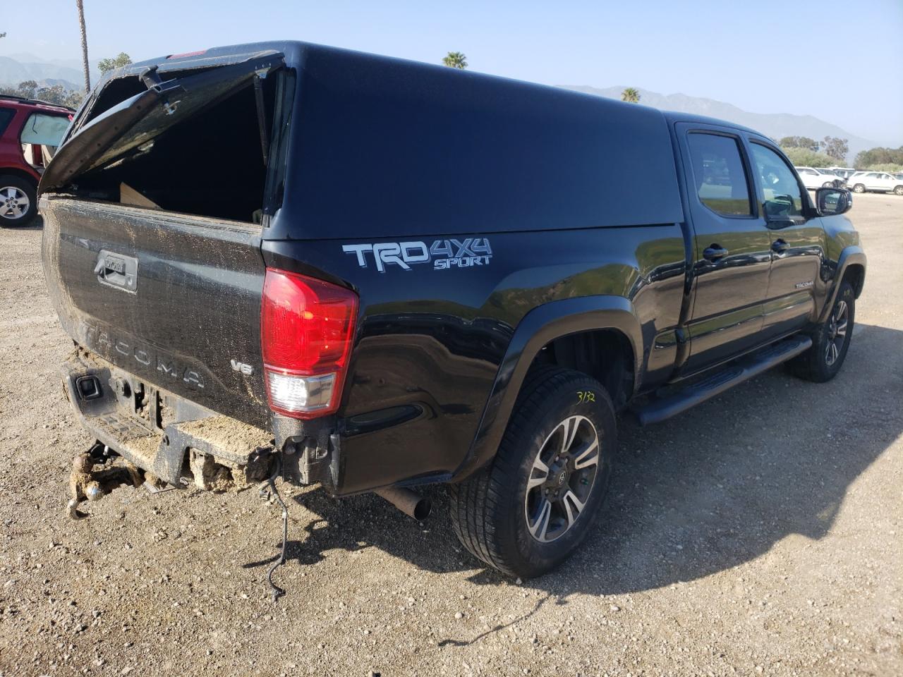 Photo 4 from auction – 2017 TOYOTA TACOMA DOU with VIN 3TMDZ5BN2HM022930