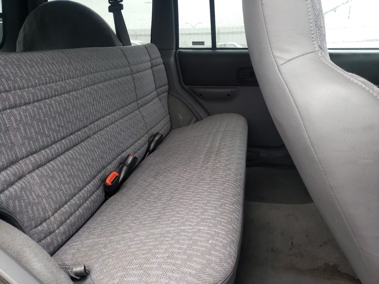 Photo 6 from auction – 1998 JEEP CHEROKEE S with VIN 1J4FJ68S0WL277314