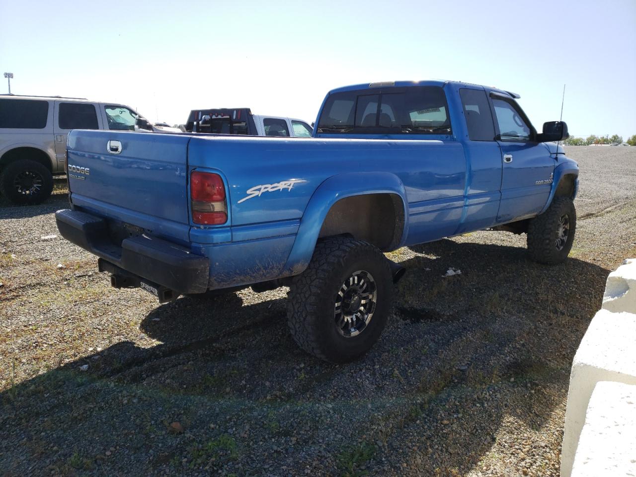 Photo 4 from auction – 1998 DODGE RAM 2500 with VIN 3B7KF226XWG180337