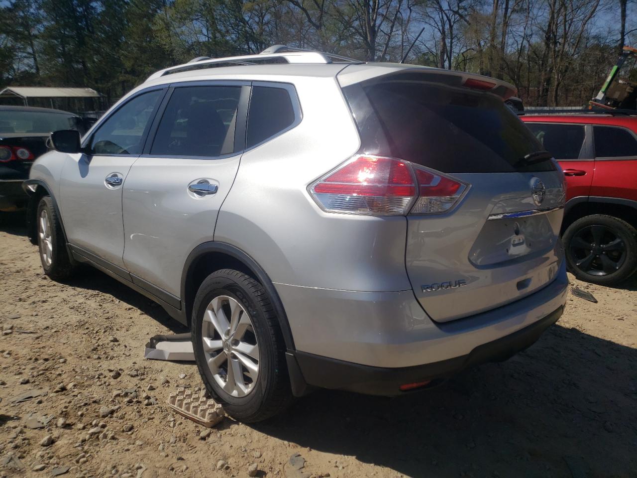 Photo 3 from auction – 2015 NISSAN ROGUE S with VIN KNMAT2MT6FP575411
