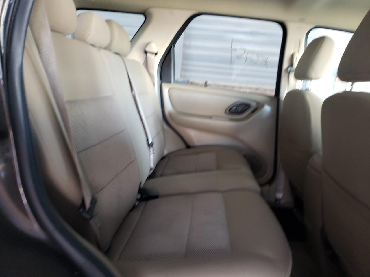 Photo 6 from auction – 2006 FORD ESCAPE with VIN 1FMCU03156KB65203