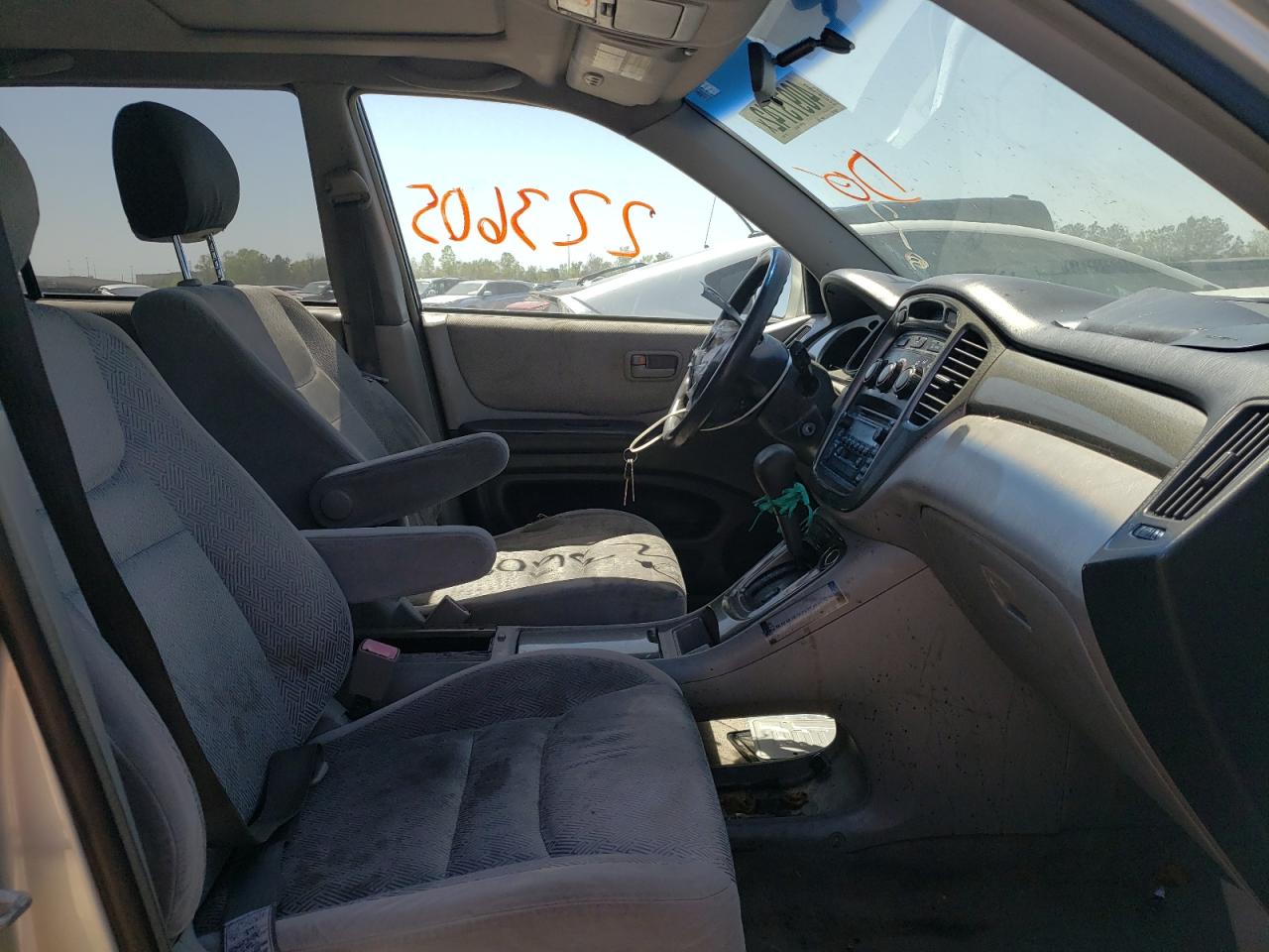 Photo 5 from auction – 2003 TOYOTA HIGHLANDER with VIN JTEHF21A130143530