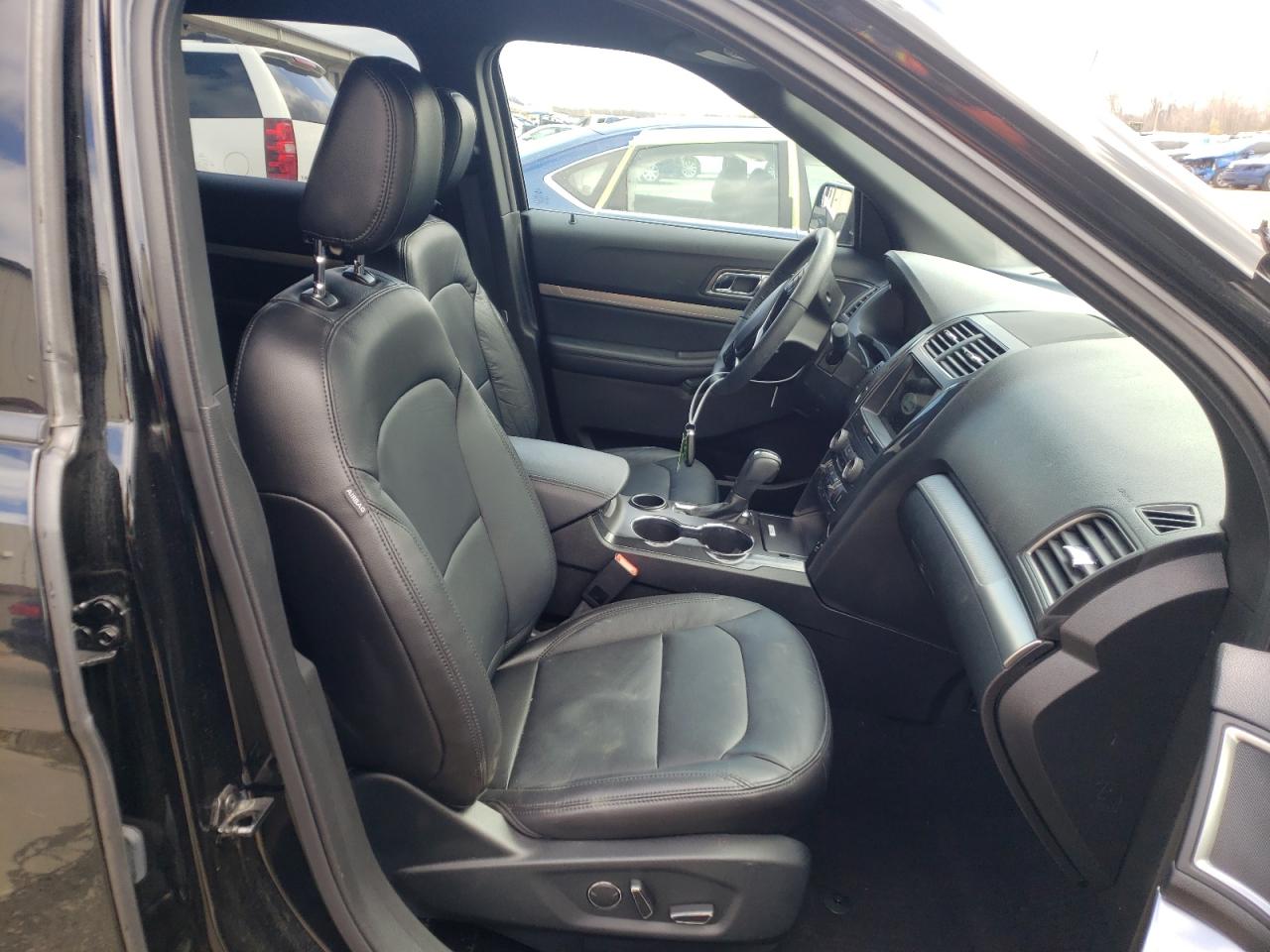 Photo 5 from auction – 2018 FORD EXPLORER X with VIN 1FM5K7D85JGC32154