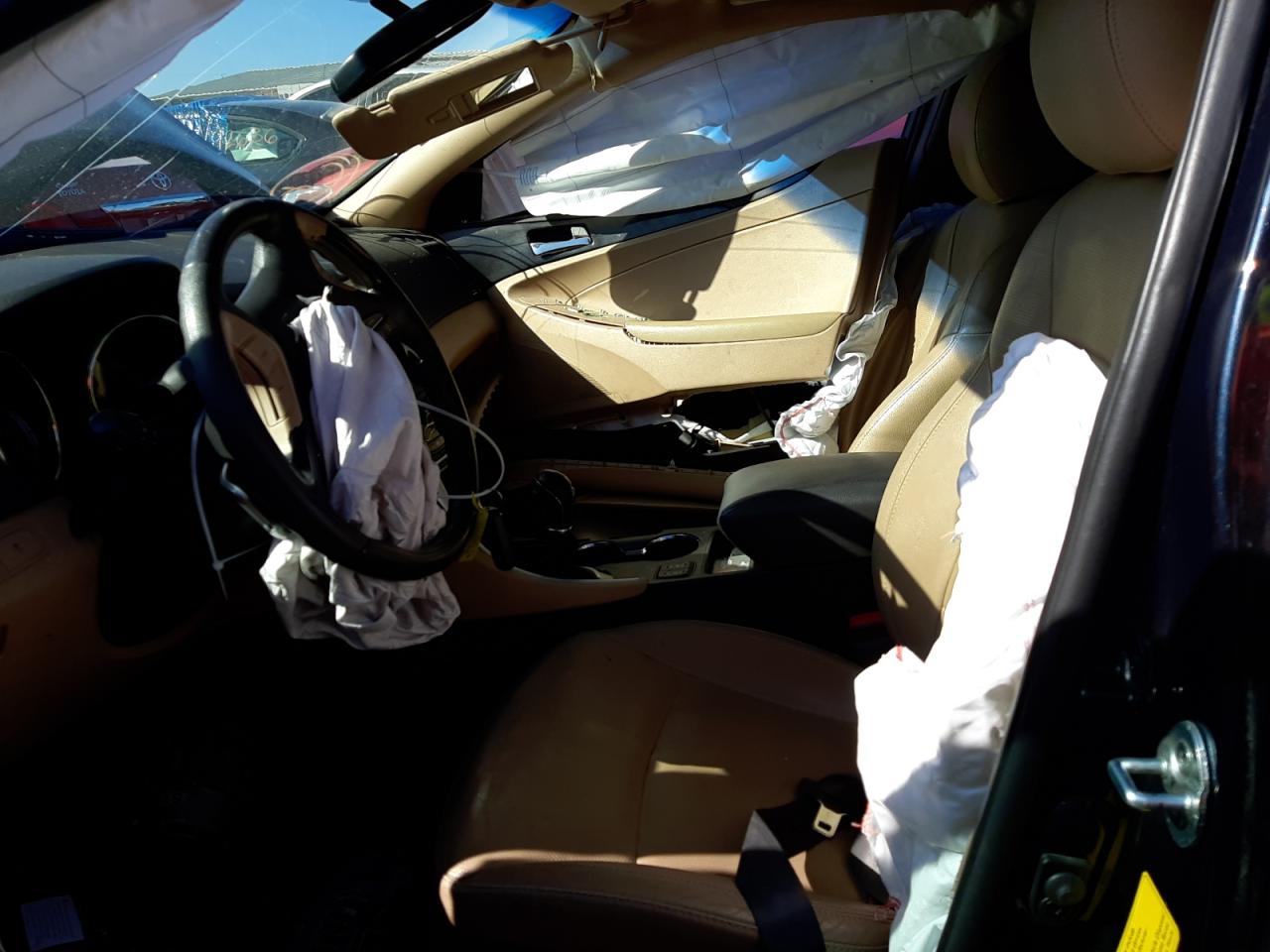 Photo 5 from auction – 2012 HYUNDAI SONATA SE with VIN 5NPEC4AB6CH371370