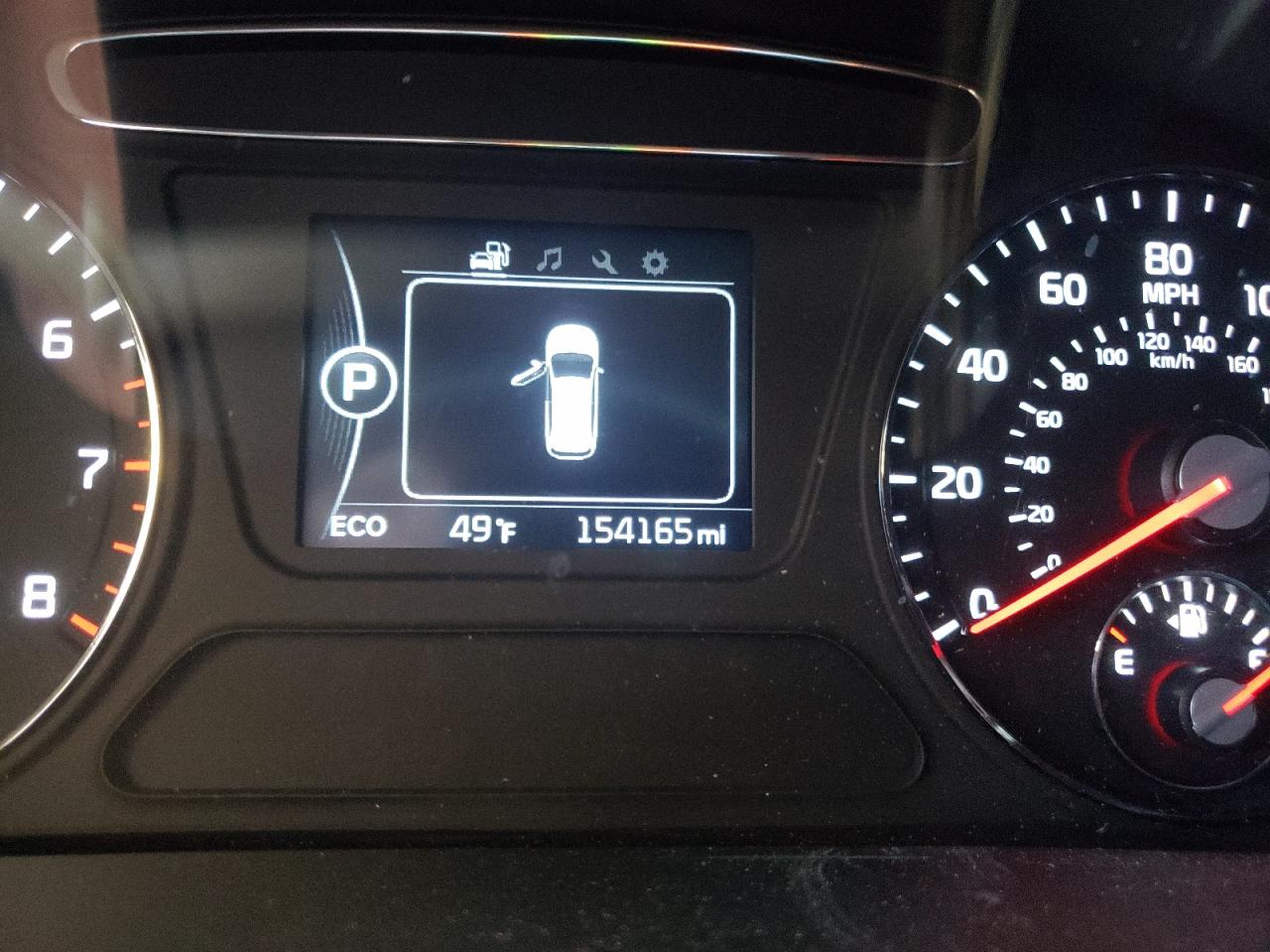 Photo 8 from auction – 2016 KIA SORENTO LX with VIN 5XYPG4A32GG016005