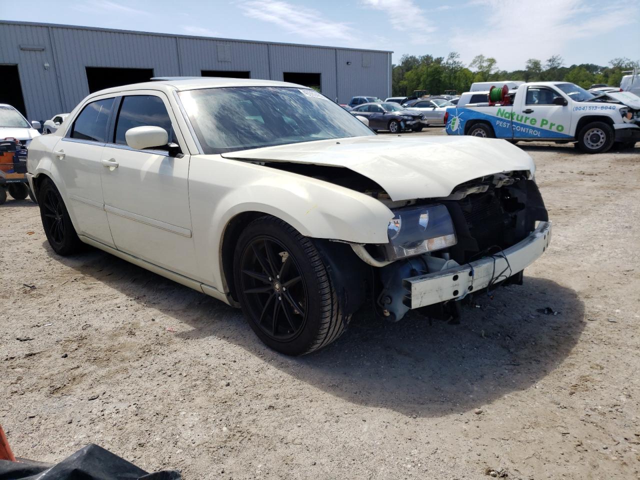 CHRYSLER 300 TOURIN 2005 with VIN 2C3AA53G05H563127 - Photo from auction