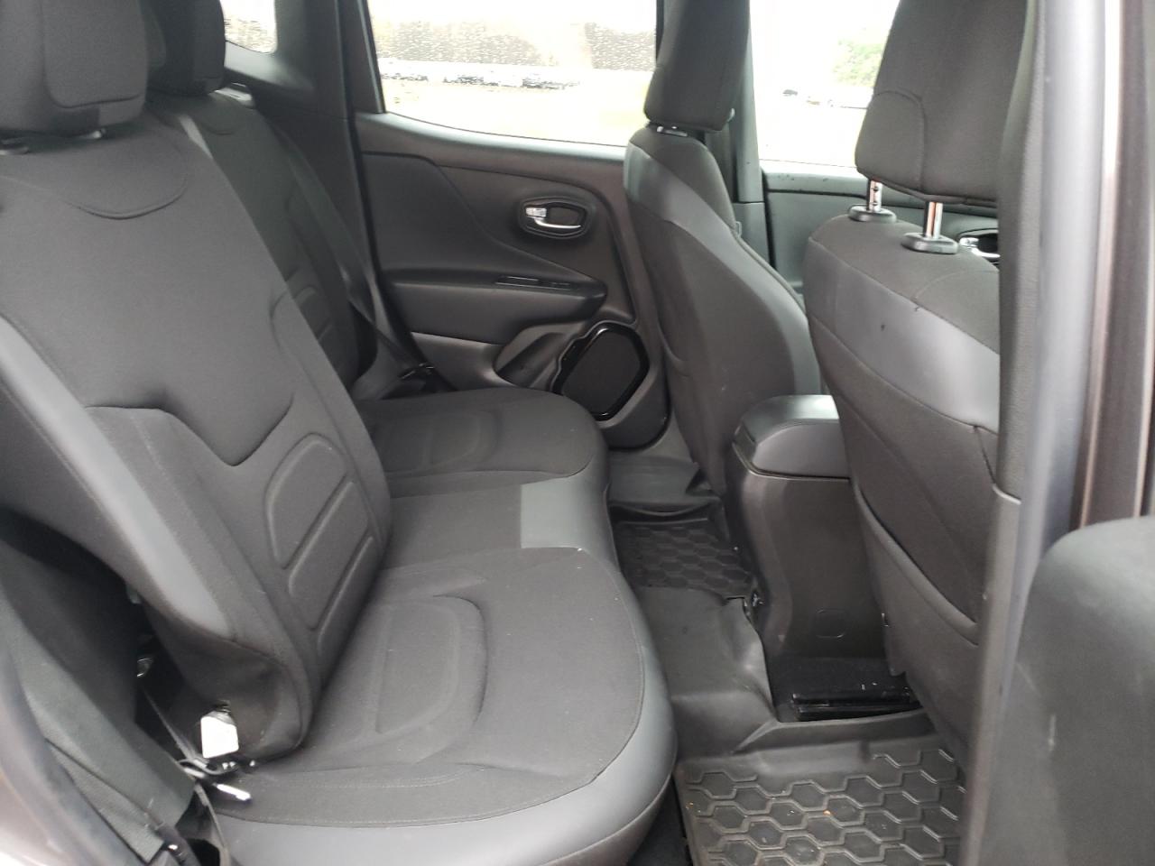 Photo 6 from auction – 2016 JEEP RENEGADE with VIN ZACCJBBT7GPD04041