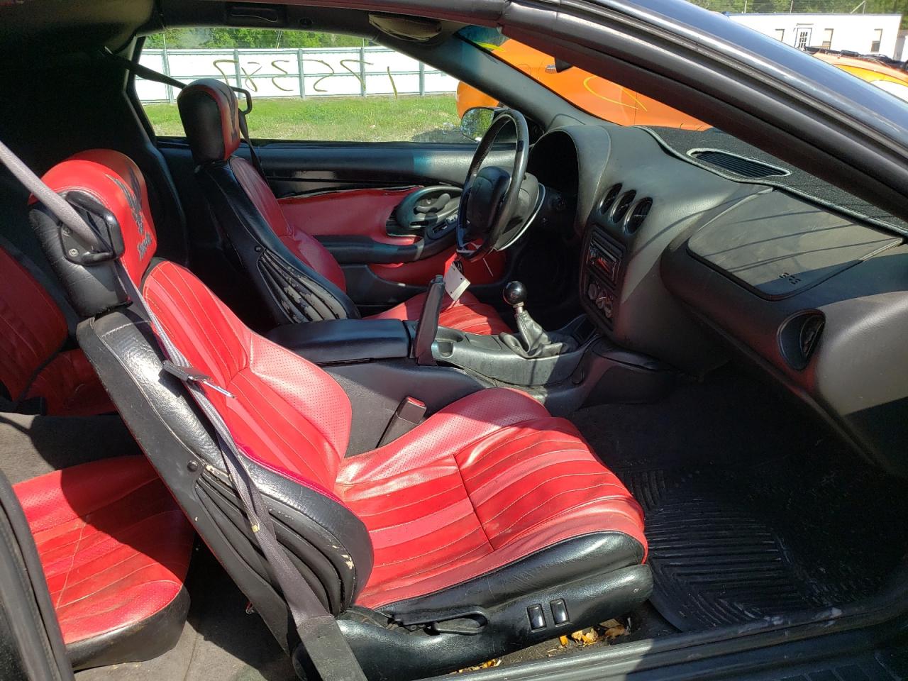 Photo 5 from auction – 2001 PONTIAC FIREBIRD F with VIN 2G2FV22G912129134