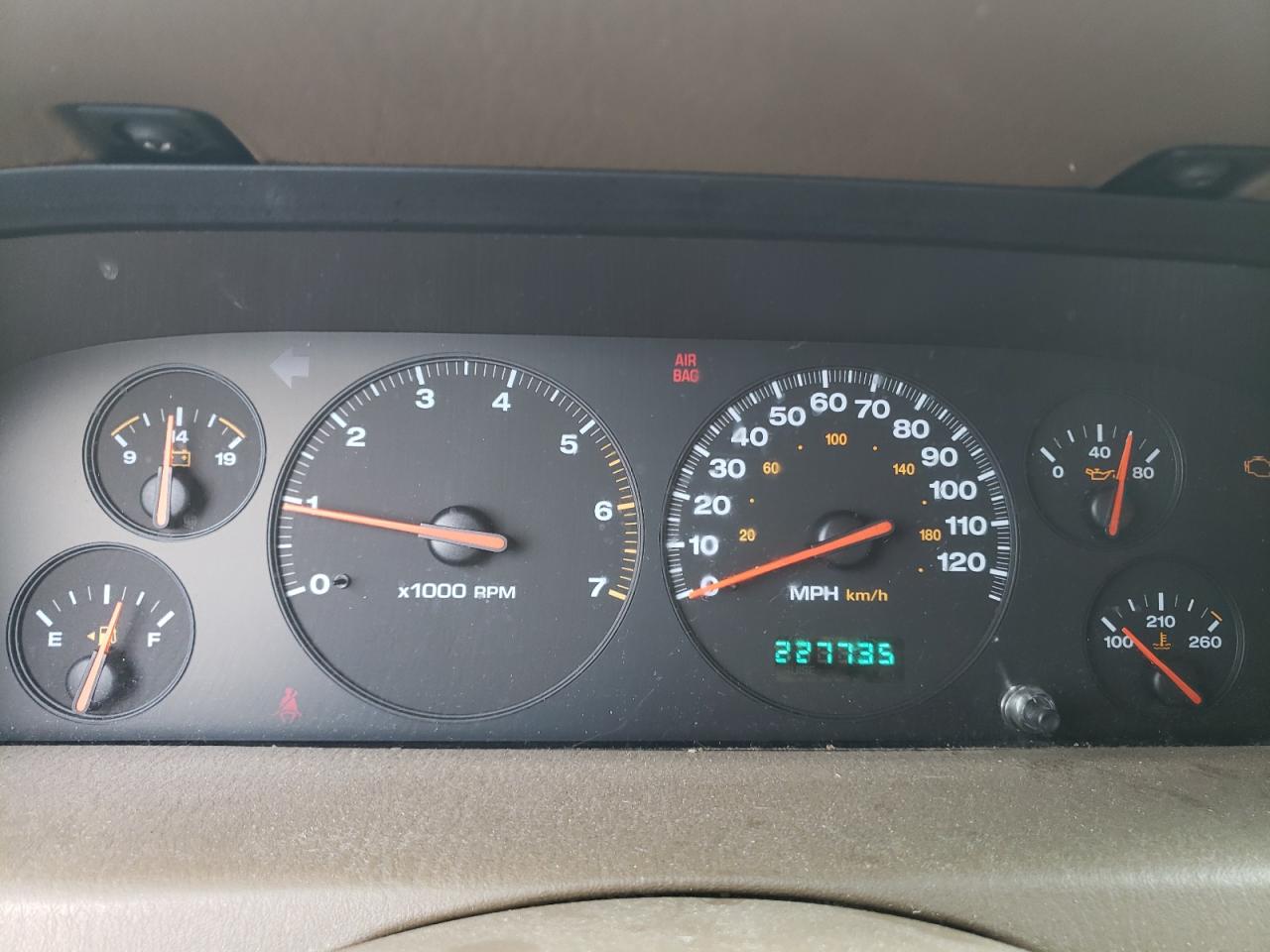 Photo 8 from auction – 2000 JEEP GRAND CHER with VIN 1J4GW58S0YC192427