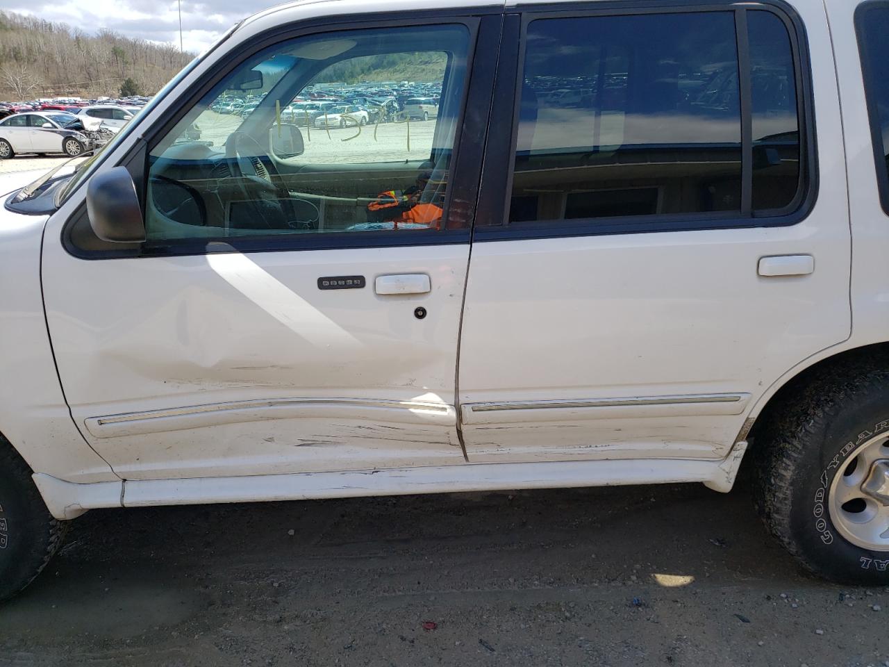 Photo 9 from auction – 1999 FORD EXPLORER with VIN 1FMZU32X7XUB98310