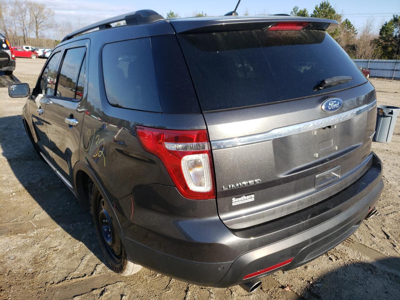 Photo 3 from auction – 2015 FORD EXPLORER L with VIN 1FM5K7F81FGB97388