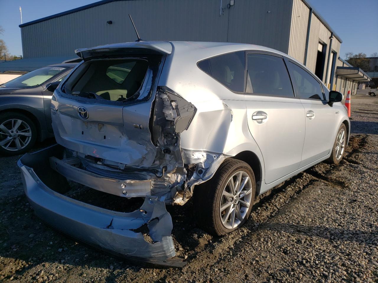 Photo 4 from auction – 2015 TOYOTA PRIUS V with VIN JTDZN3EU0FJ035971