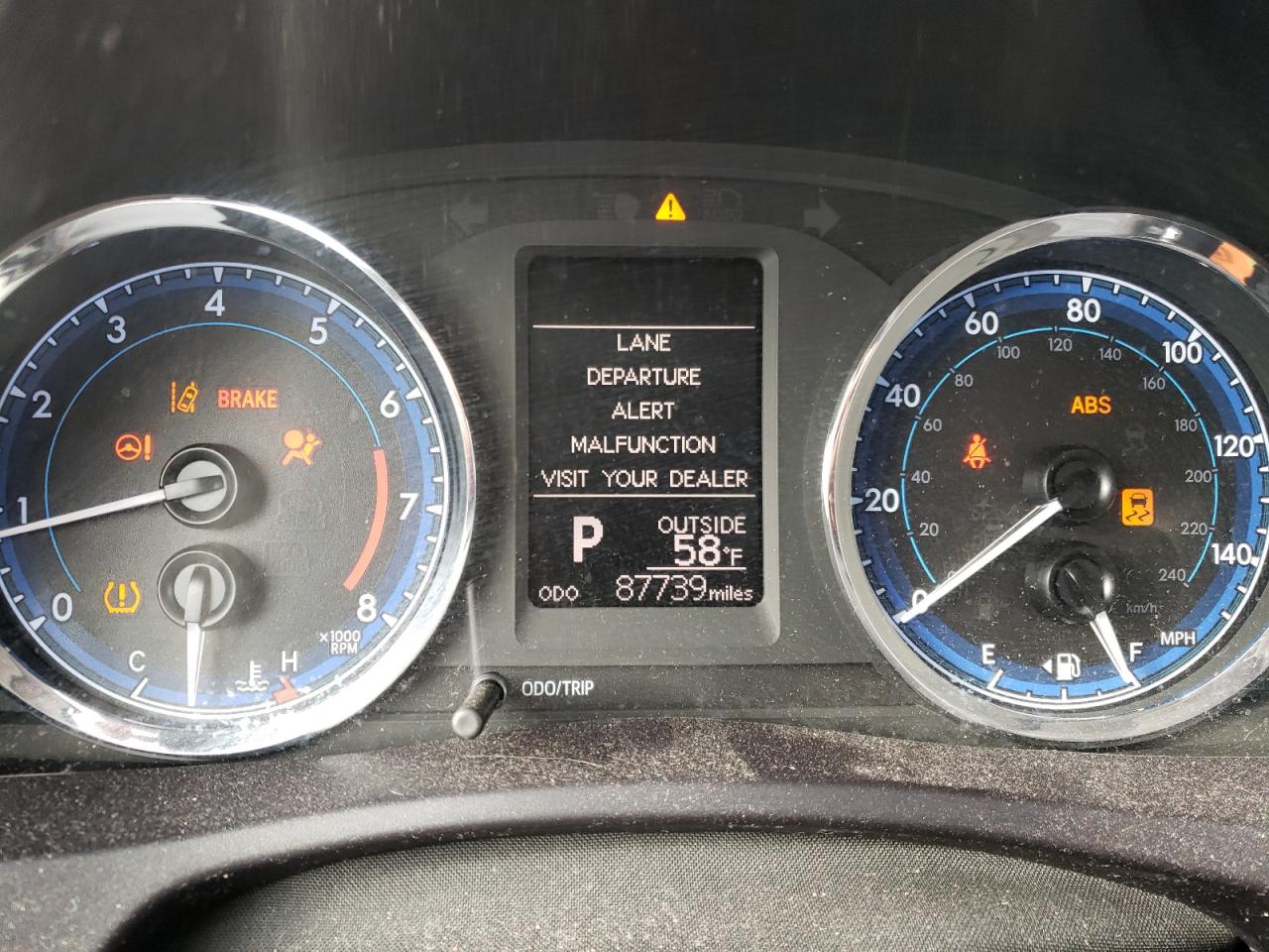 Photo 8 from auction – 2018 TOYOTA COROLLA L with VIN 5YFBURHE2JP835543