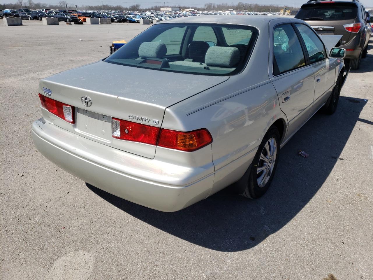 Photo 4 from auction – 2001 TOYOTA CAMRY CE with VIN 4T1BG22K11U096533