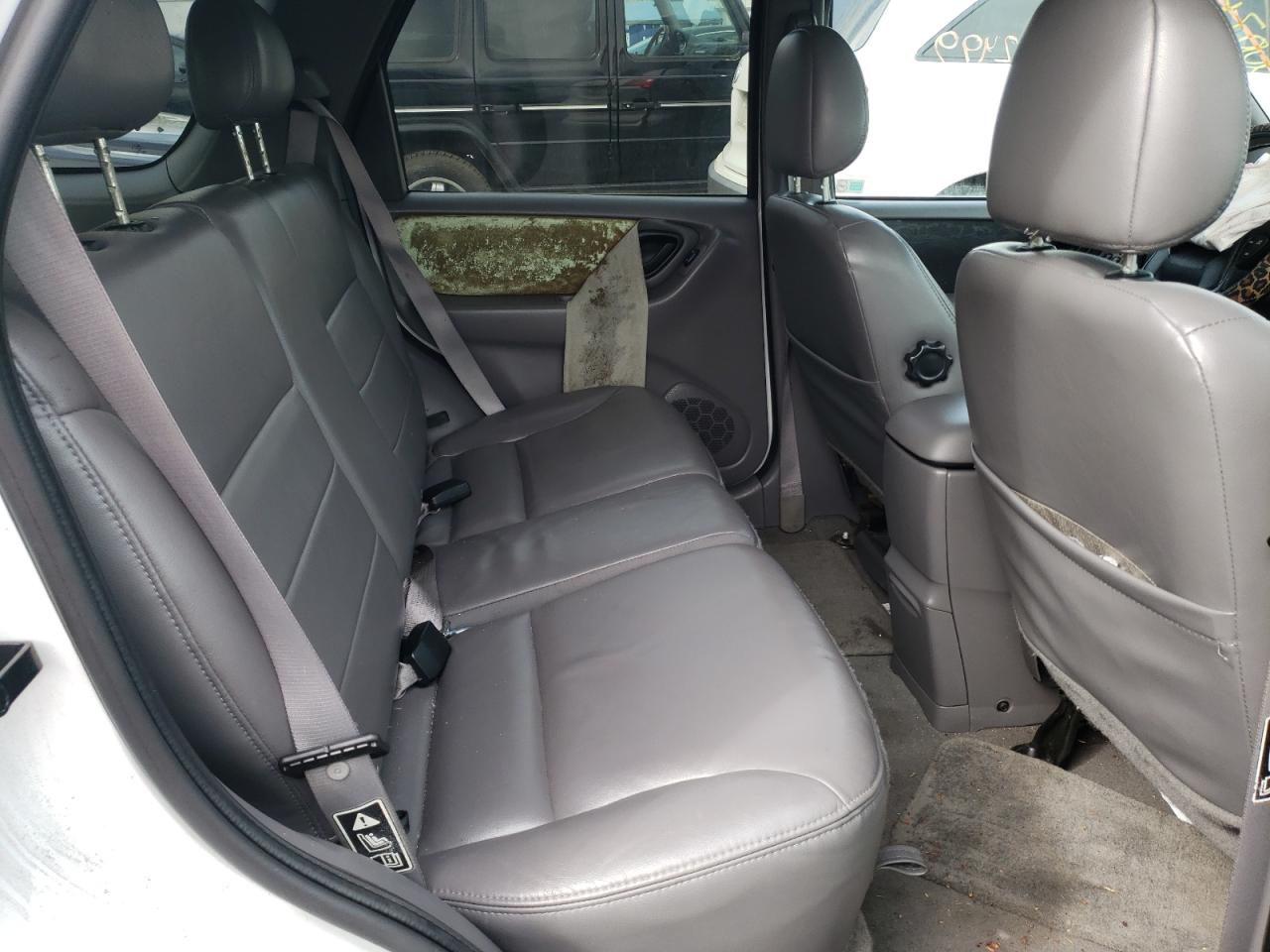 Photo 6 from auction – 2002 FORD ESCAPE XLT with VIN 1FMYU04122KB98738